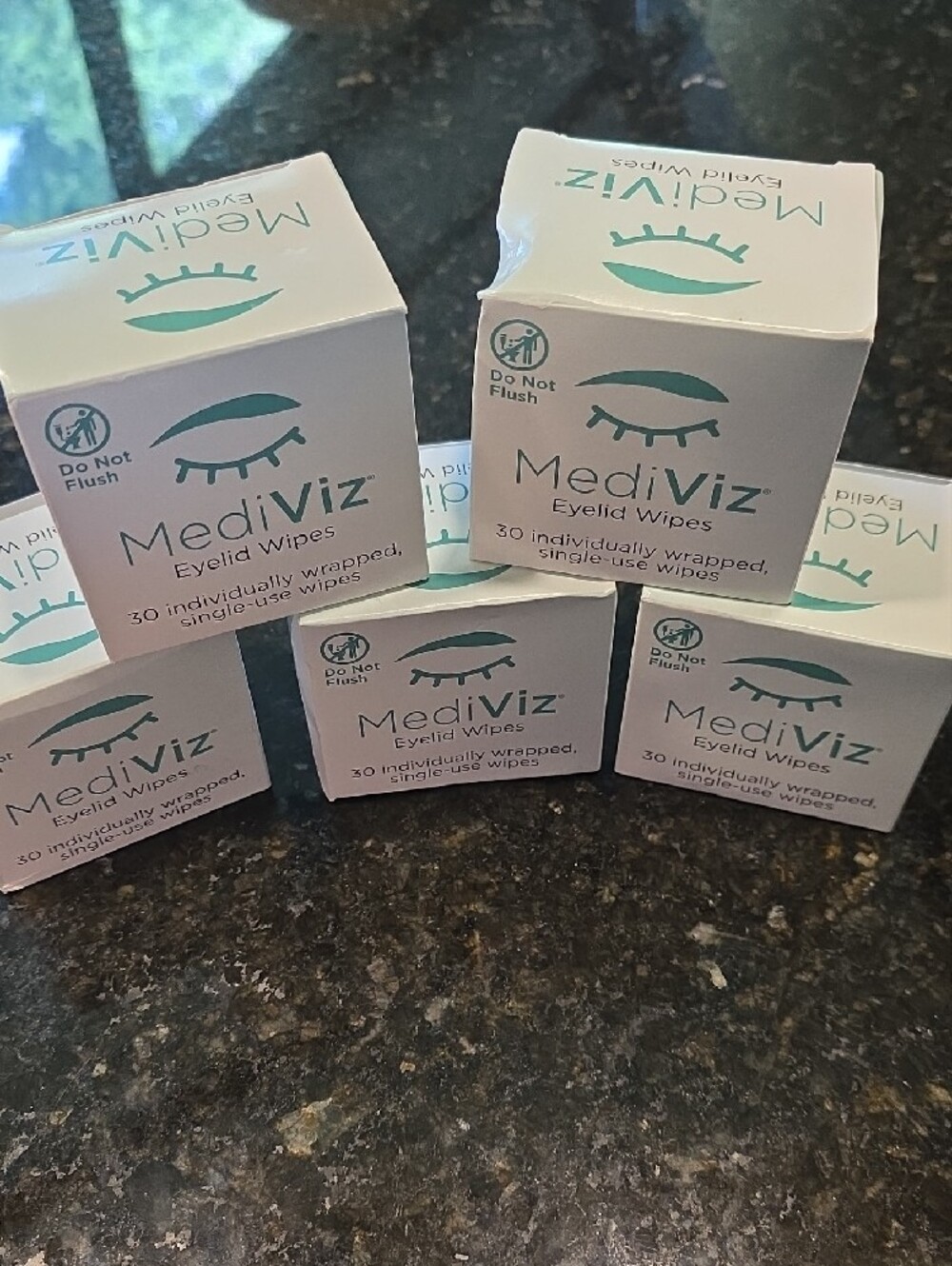 Eyelid Wipes - Gentle Cleansing Wipes in Teal/White - Picture 2 of 2